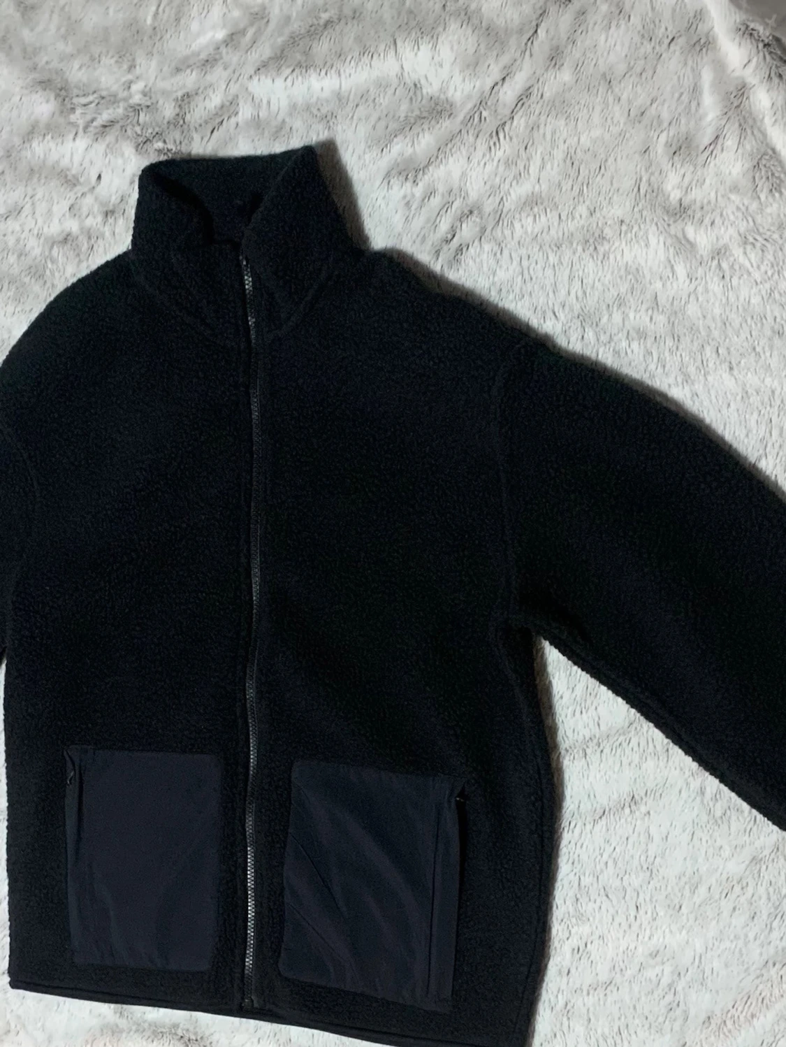 Svart teddyjacka med dragkedja