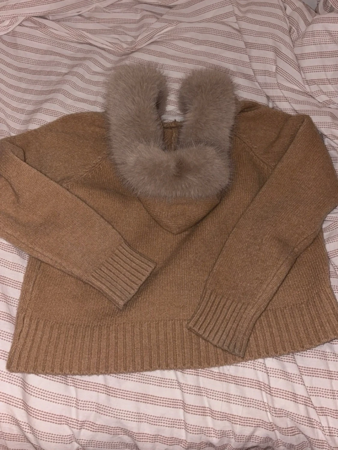 Beige cardigan jacka med fuskpäls - 2