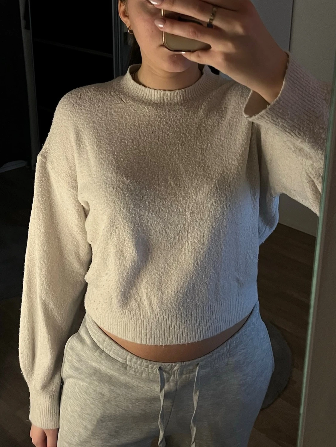 Vit croppad stickad tröja