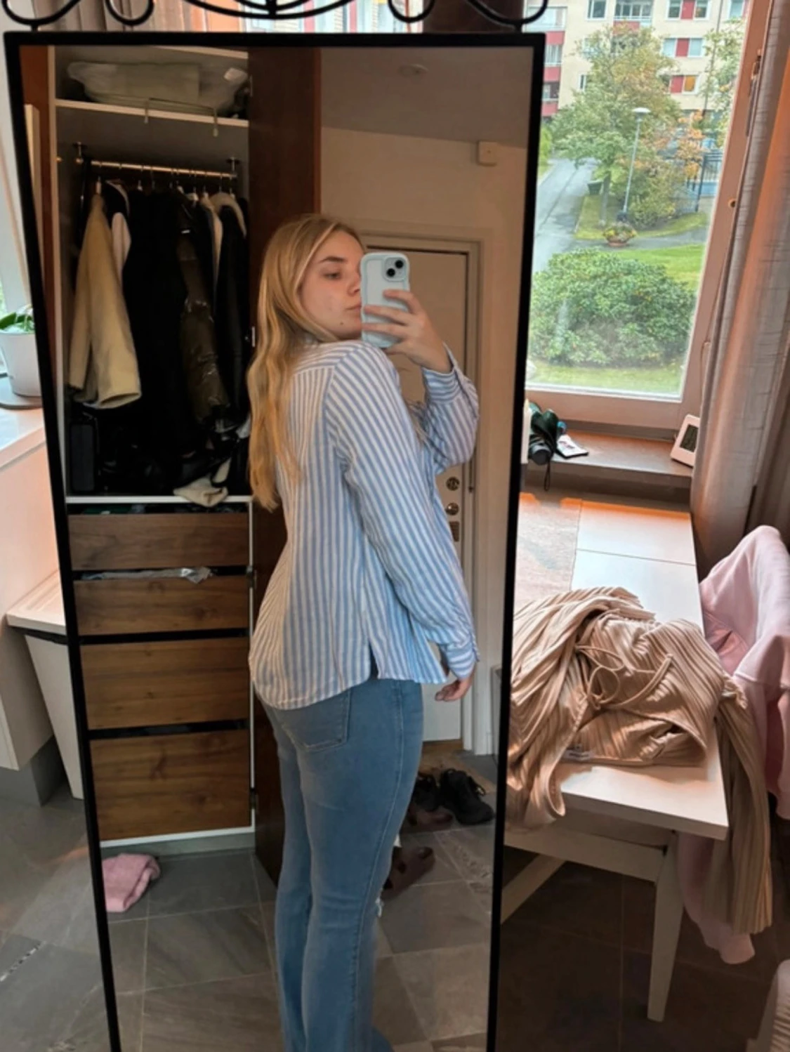 Blåvit randig skjorta från Stories - 1