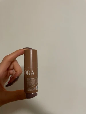 Isadora Contour stick Dark Almond - Pris 70kr