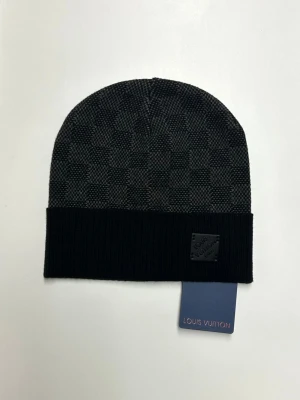 Lv Mössa - Helt ny aldrig använd. Storlek One Size. Snabb frakt