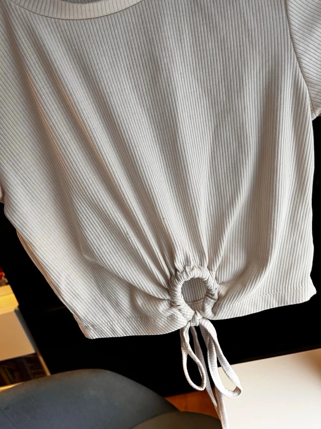 Vit ribbad croppad topp från Bare - 3