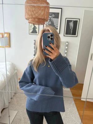 Blå stickad tröja - Såå najs blå stickad tröja ifrån hm som e helt slutsåld☺️☺️