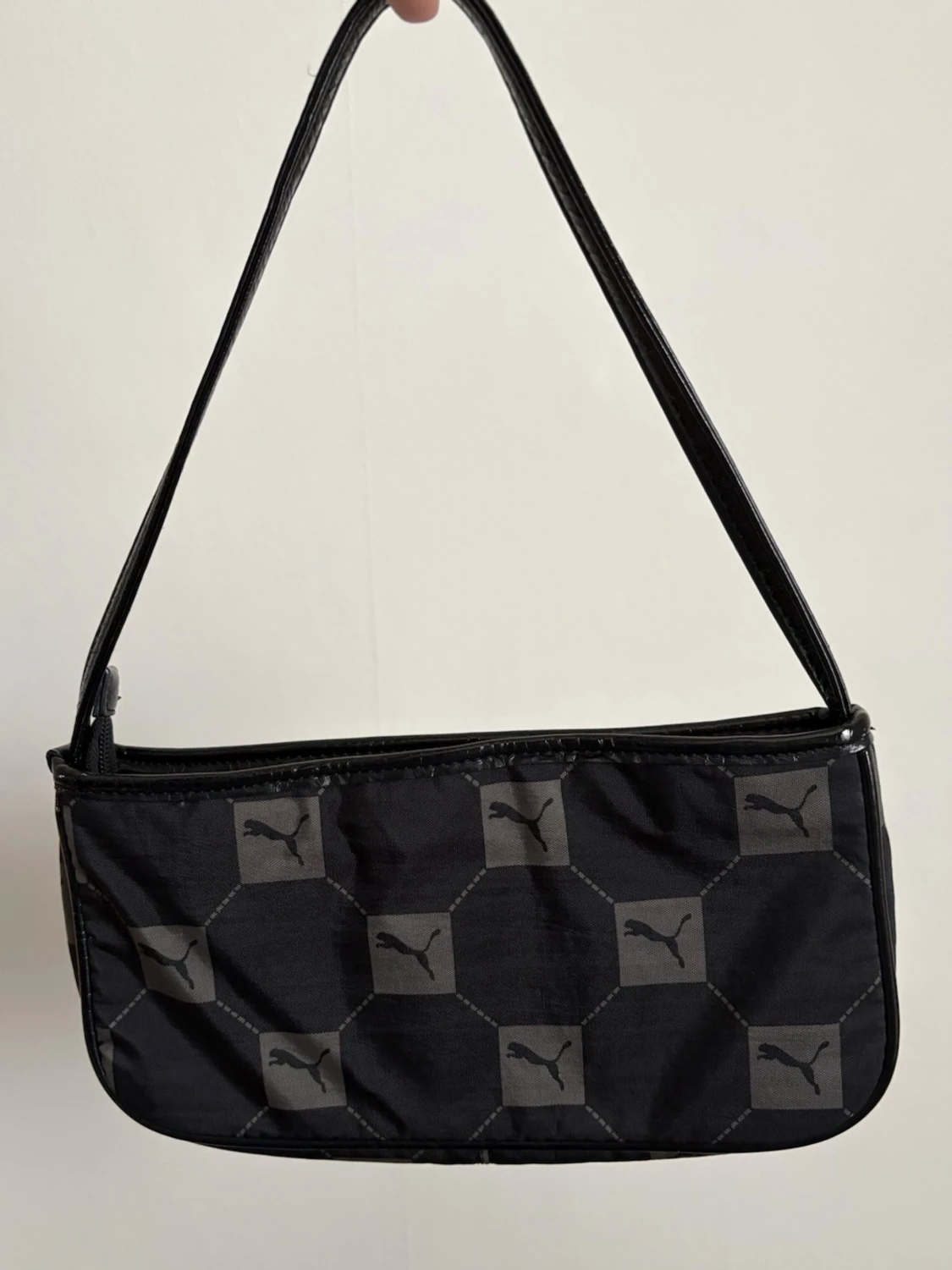 Svart axelväska från Puma - 1