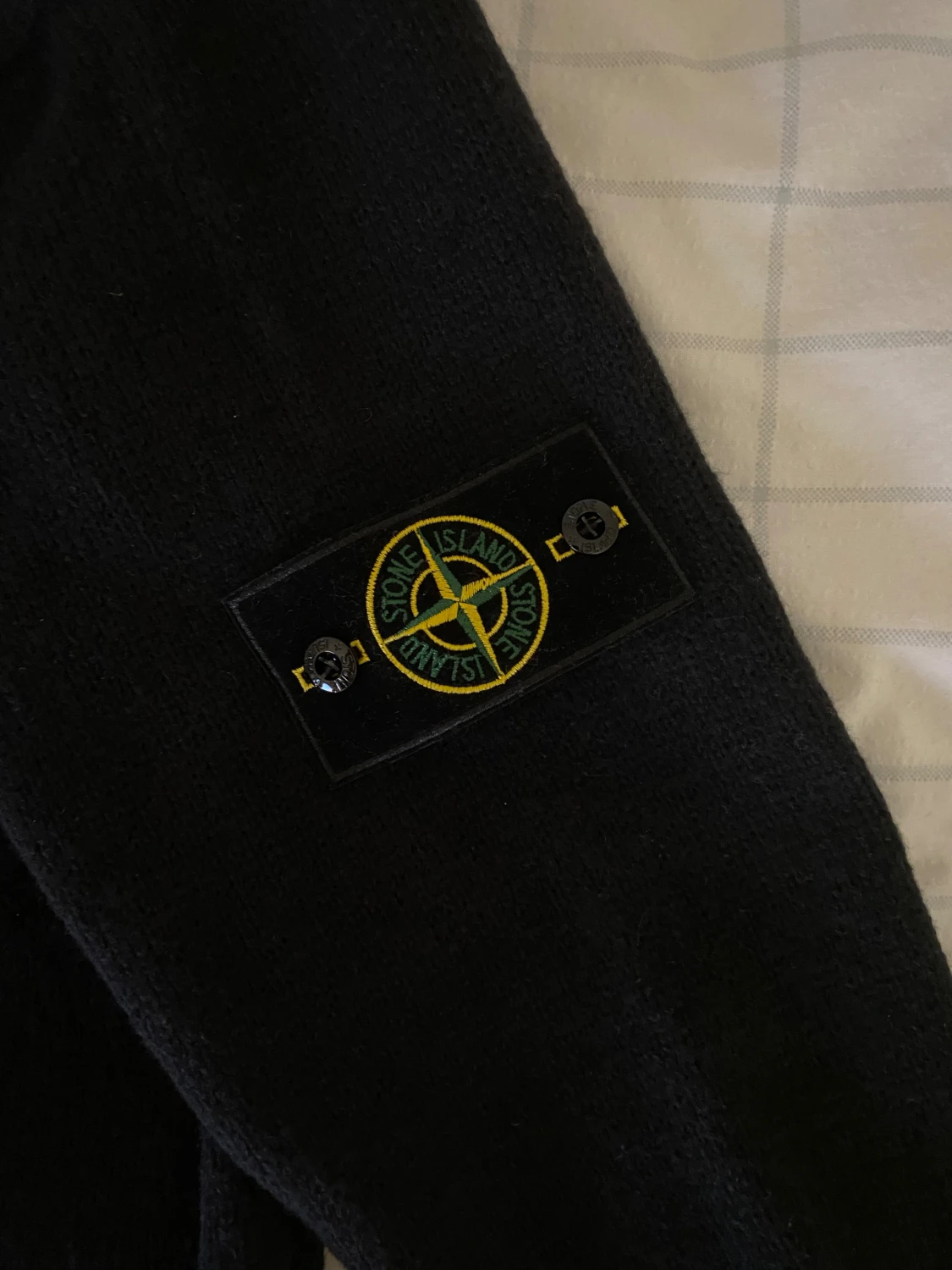 Svart stickad Stone Island tröja - 1