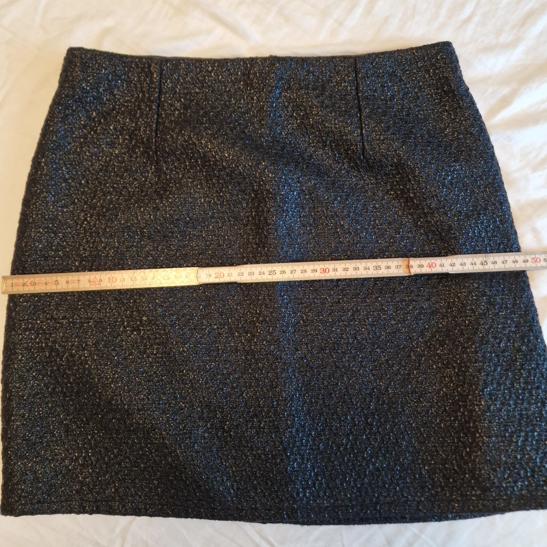 Glittrig svart kortkjol från Mystify - 1