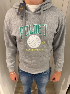 Ralph lauren hoodie  - Sprillans ny hoodie! Nyskick,Storlek M! Tags sitter på! Vid minsta fundering kontakta oss✔️