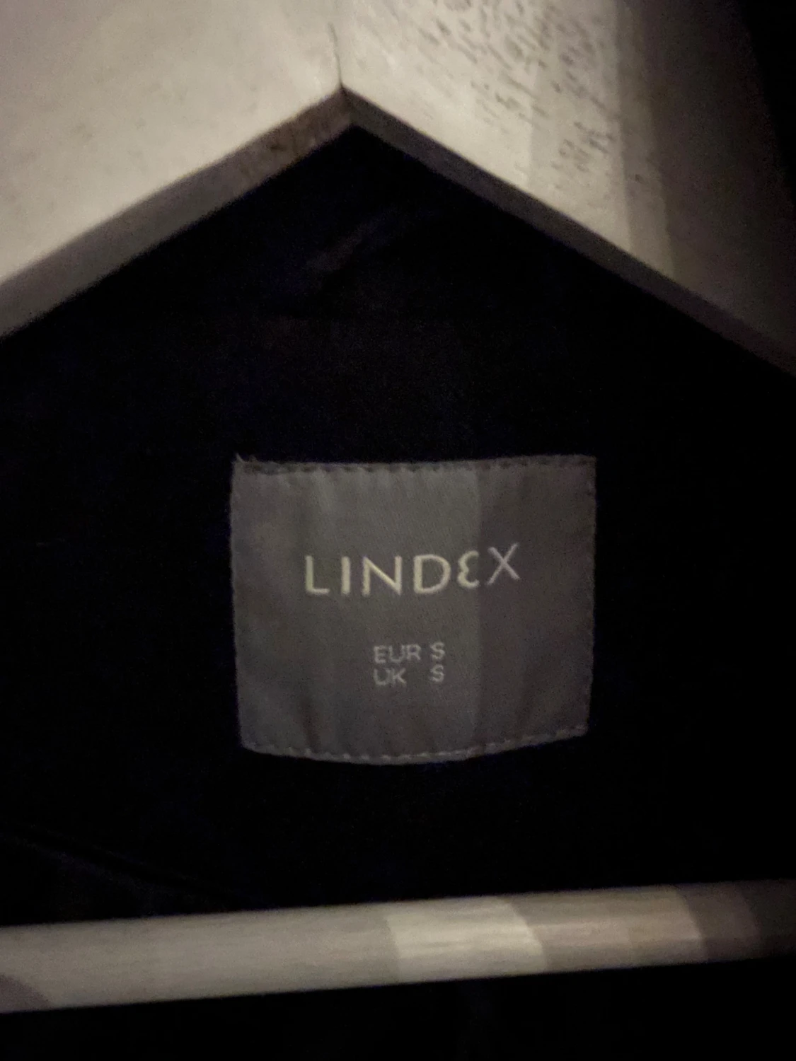 Svart kappa från Lindex med knappar - 3