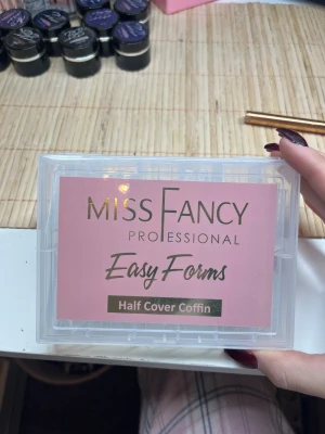 Miss Fancy Easy forms Half cover coffin tippar - Helt oanvända, nypris 199 kr