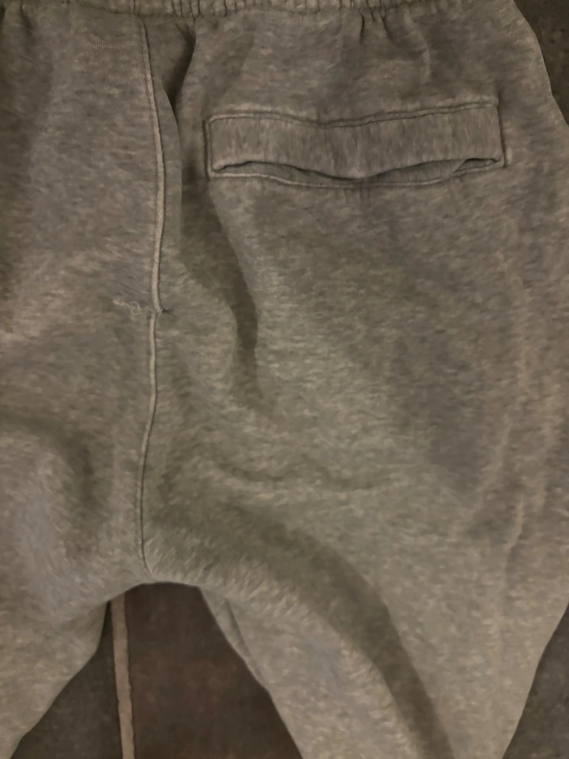 Grå mjukisbyxor från Nike, storlek S - 2