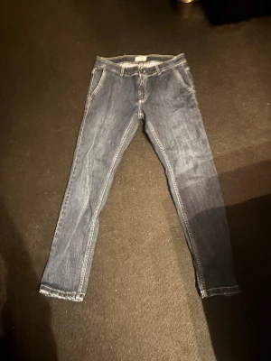 Jeans - Tvärfeta jeans köpta i butiken libero milano i november förra året, riktigt kvalitativa italienska jeans, aldrig andvända