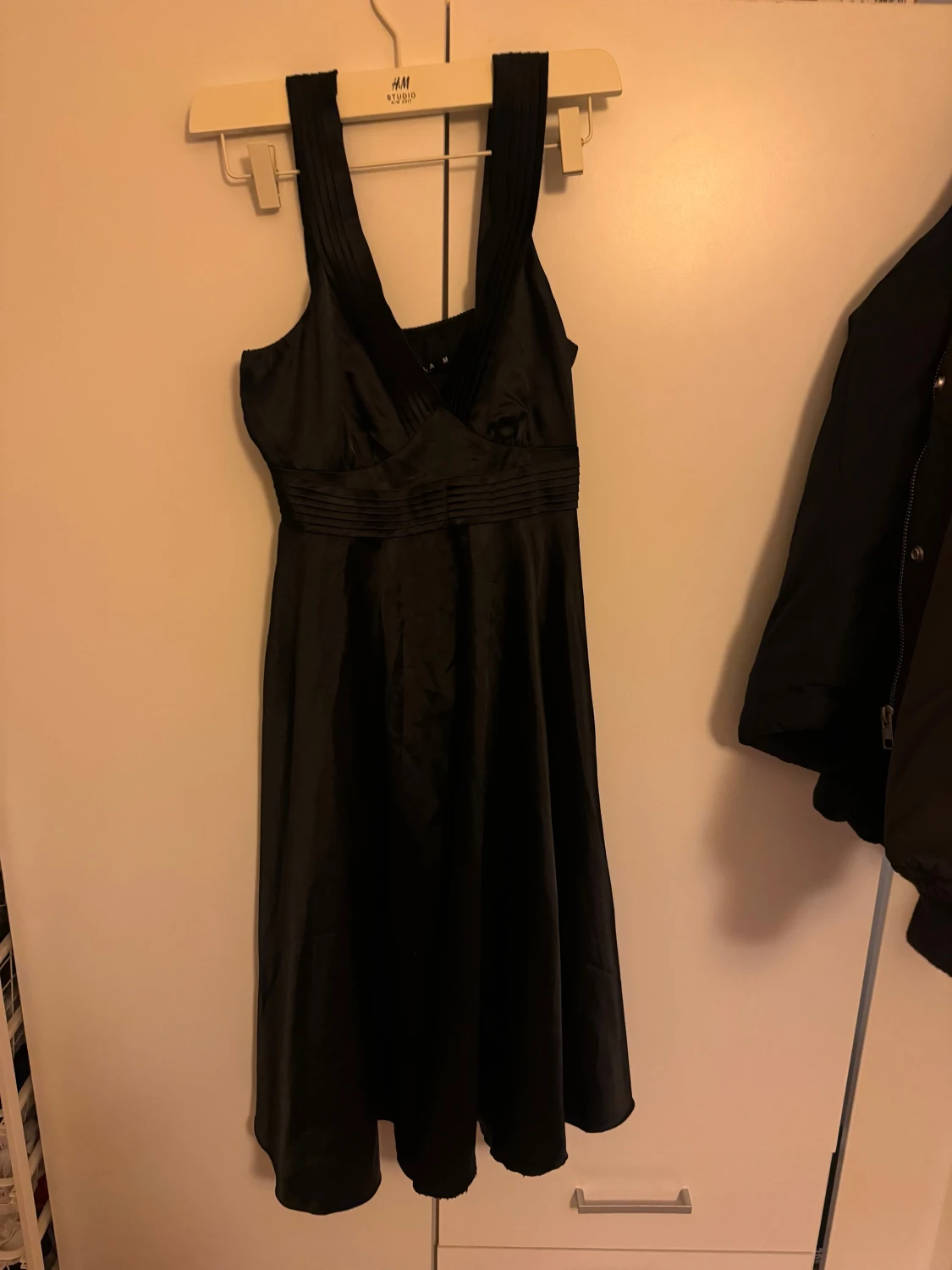 Svart långklänning från H&M Studio - 1