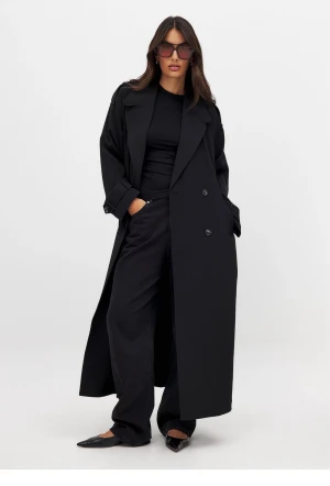 Svart lång trenchcoat med bälte - Använd en gång så som ny! Ord pris är 1 299kr