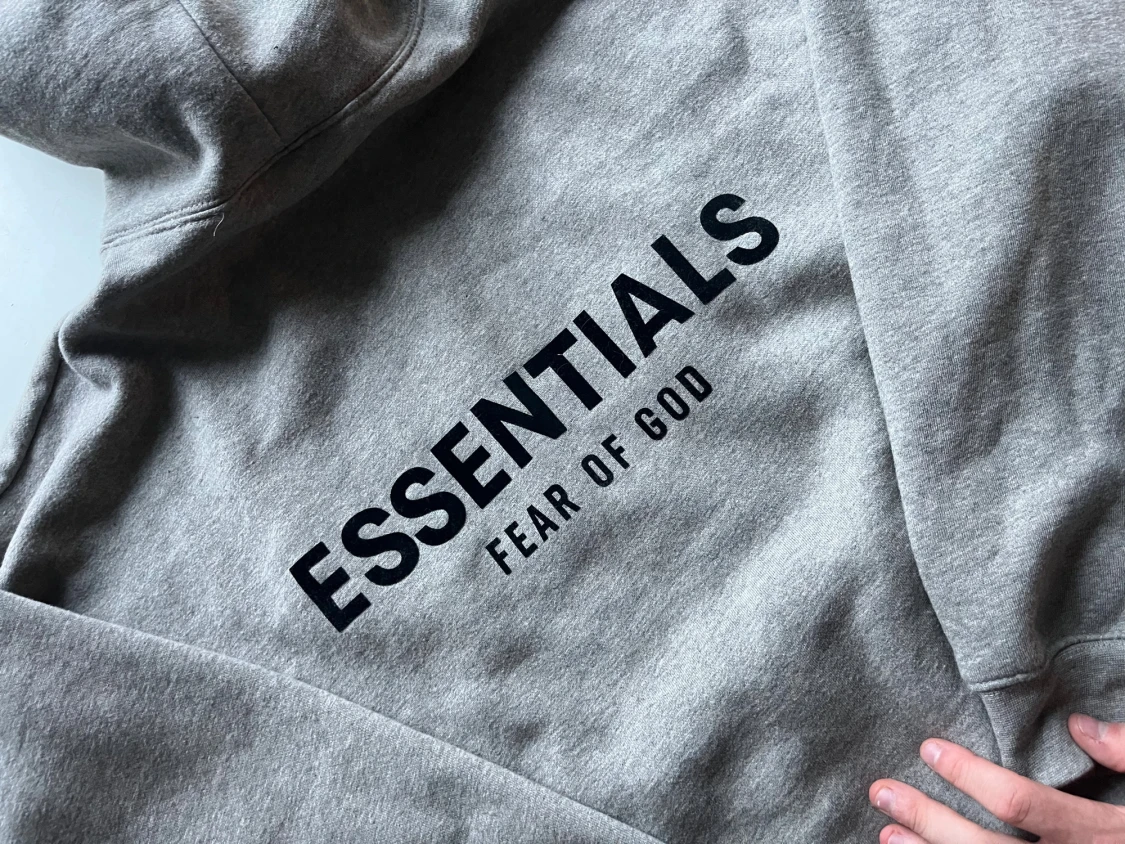 Grå Essentials Fear of God hoodie - 4