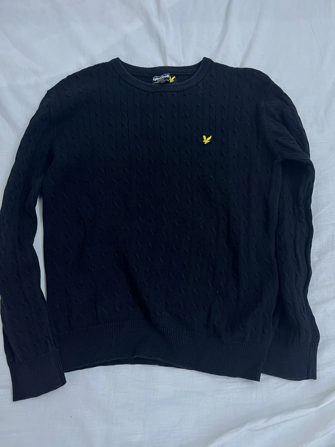 Svart Lyle  & Scott stickad  - 1
