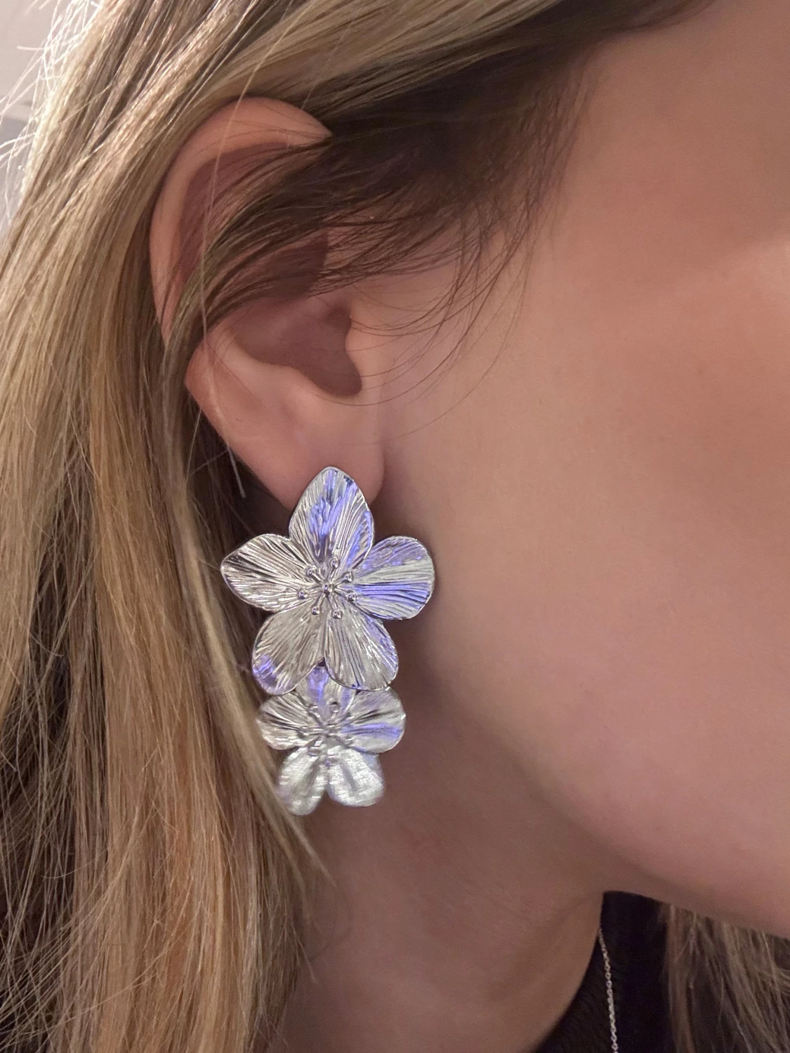  silvriga blomörhängen - 1