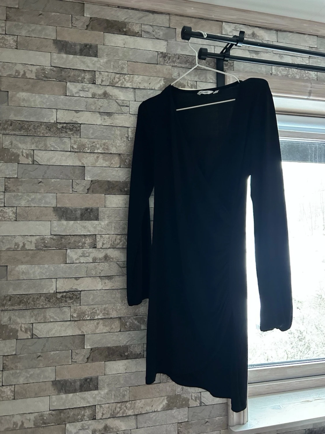 Svart omlottklänning från Aware - 1