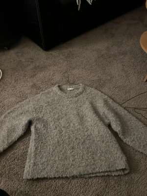 Teddy stickad Beige tröjan ifrån Cubus  - Super fin beige stickad tröja ifrån Cubus 