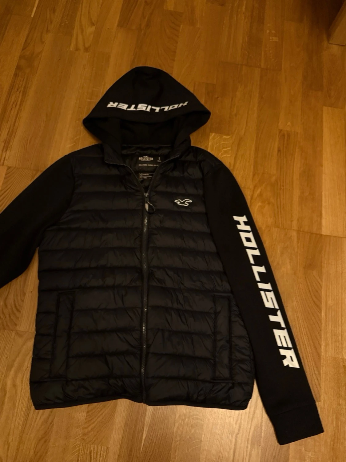 Svart pufferjacka från Hollister