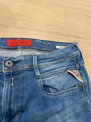 Replay Anbass jeans - Replay anbass jeans | storlek 30/32 | skick 8/10 hör av er vid minsta fråga eller fundering 💭 