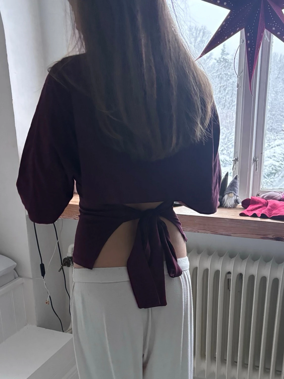 Vinröd omlottopp med knyt i ryggen - 2