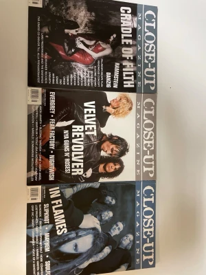 Close-Up Magazine (samling, 2004) - Samling av tre nummer av Close-Up Magazine från 2004, fyllda med intervjuer, reportage och bilder på band som In Flames, Velvet Revolver och Cradle of Filth. Perfekt för dig som älskar hårdrock, metal och vill dyka in i musikens värld!