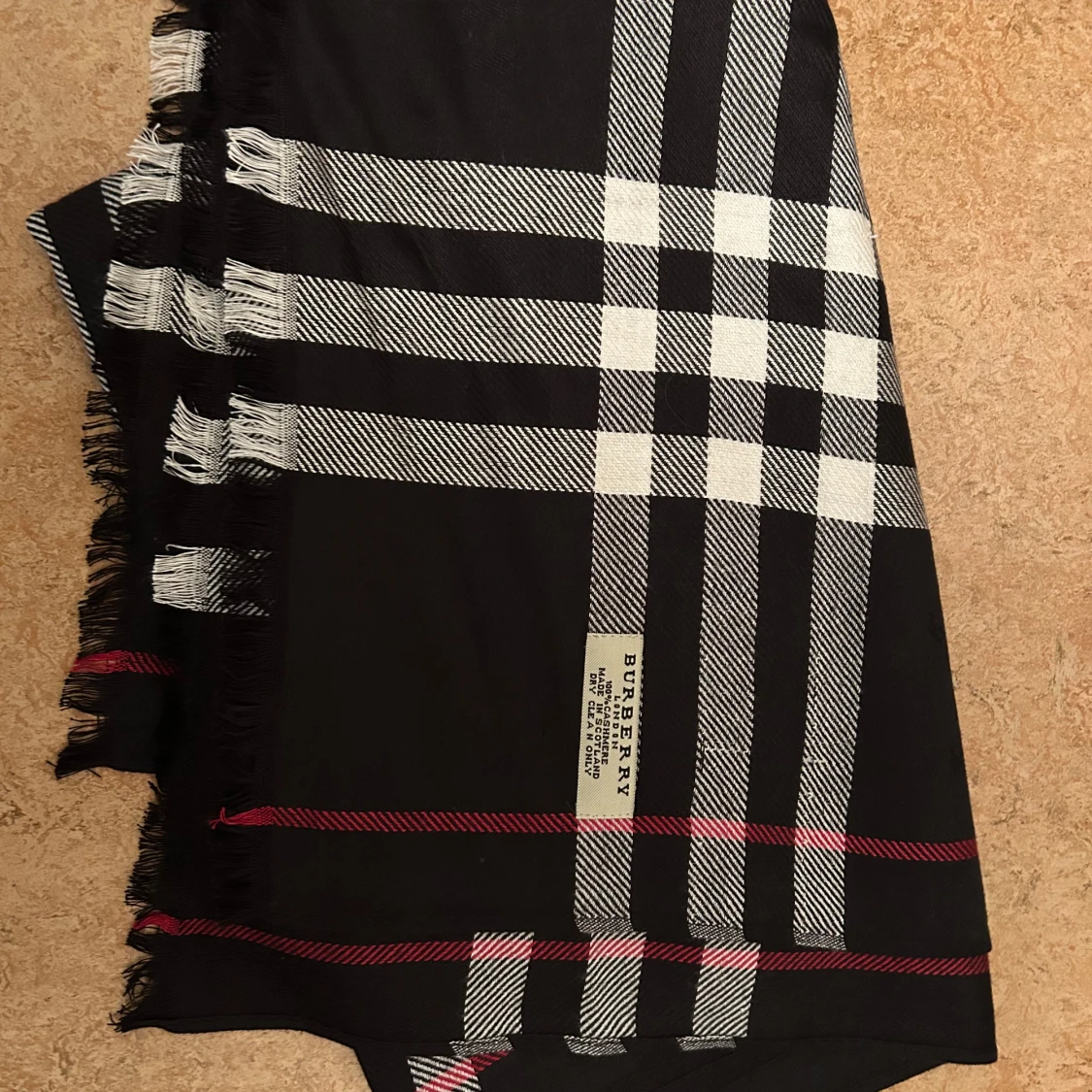 Svart rutig halsduk från Burberry