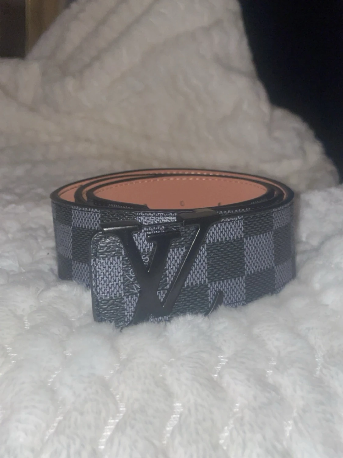 Svart randigt bälte 