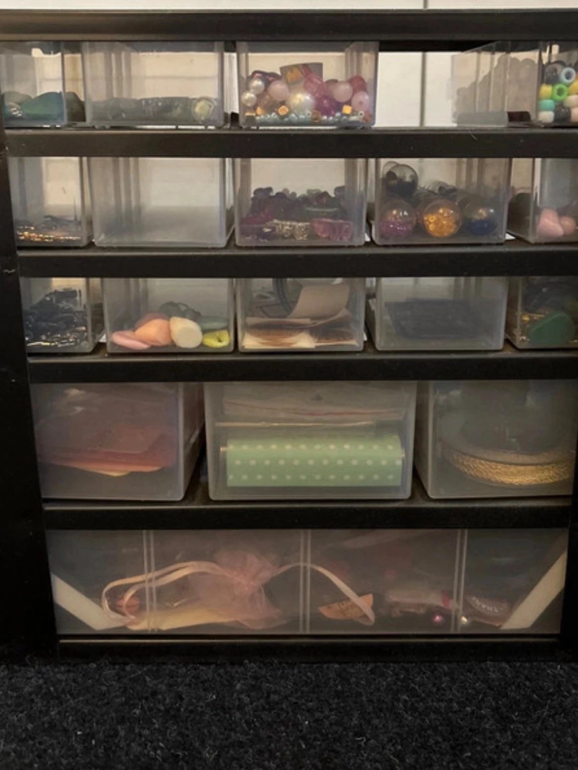 Förvaringsskåp med berlocker  - 1