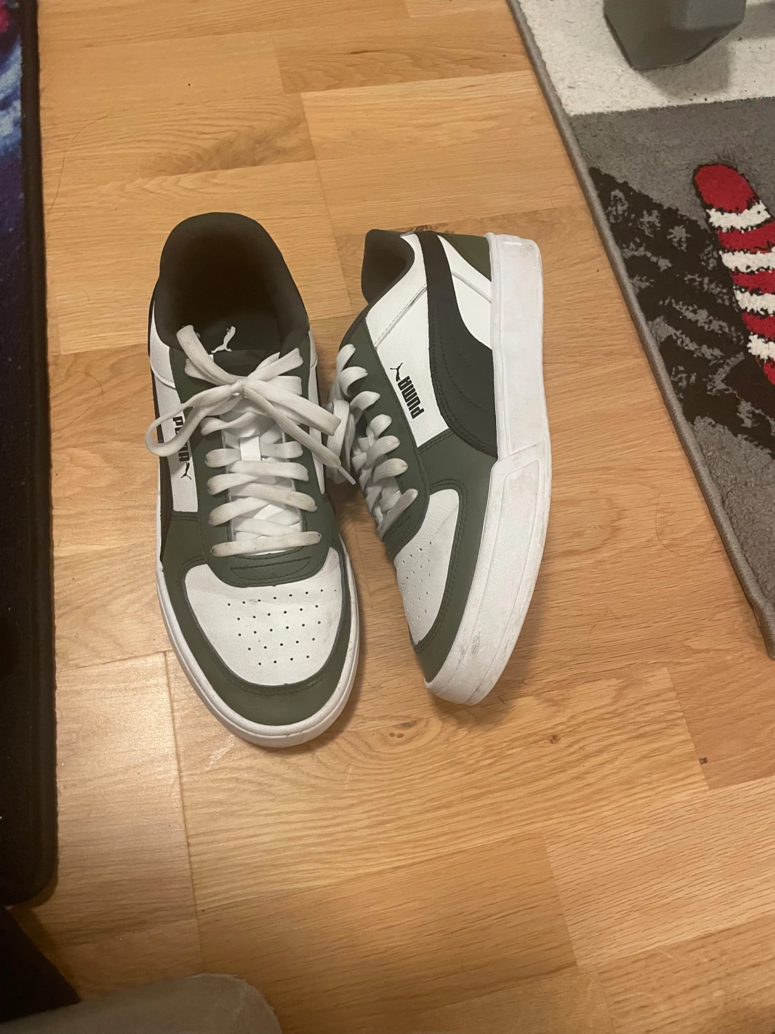 Puma sneakers i vitt och grönt - 3