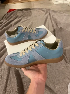 Maison Margiela Gats - Margiela gats i storlek 43, hör av er vid frågor