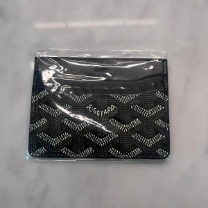 Korthållare svart - Bra kvalité, oöppnad, pris kan diskuteras