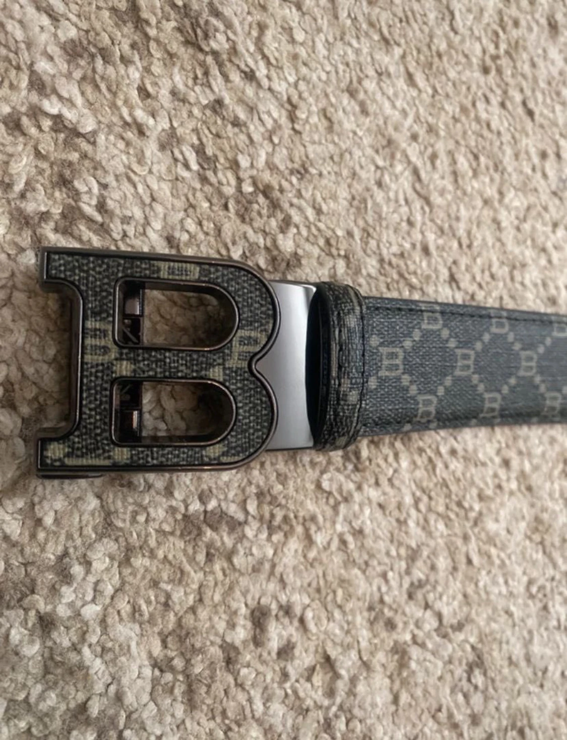 Svart bälte med mönster - 1