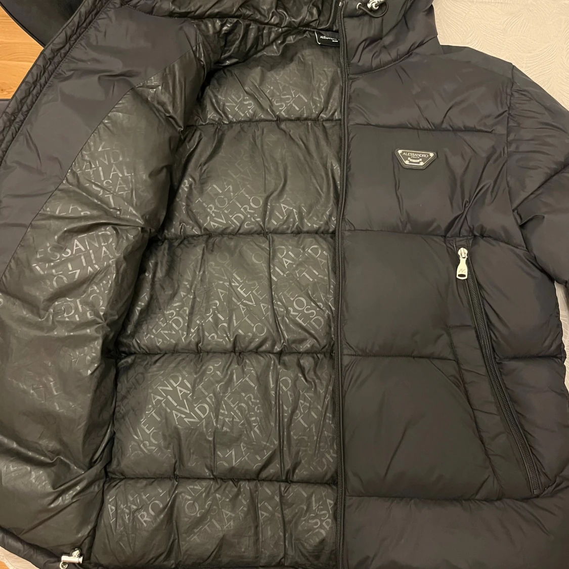 Svart pufferjacka från Alessandro Zavetti - 1