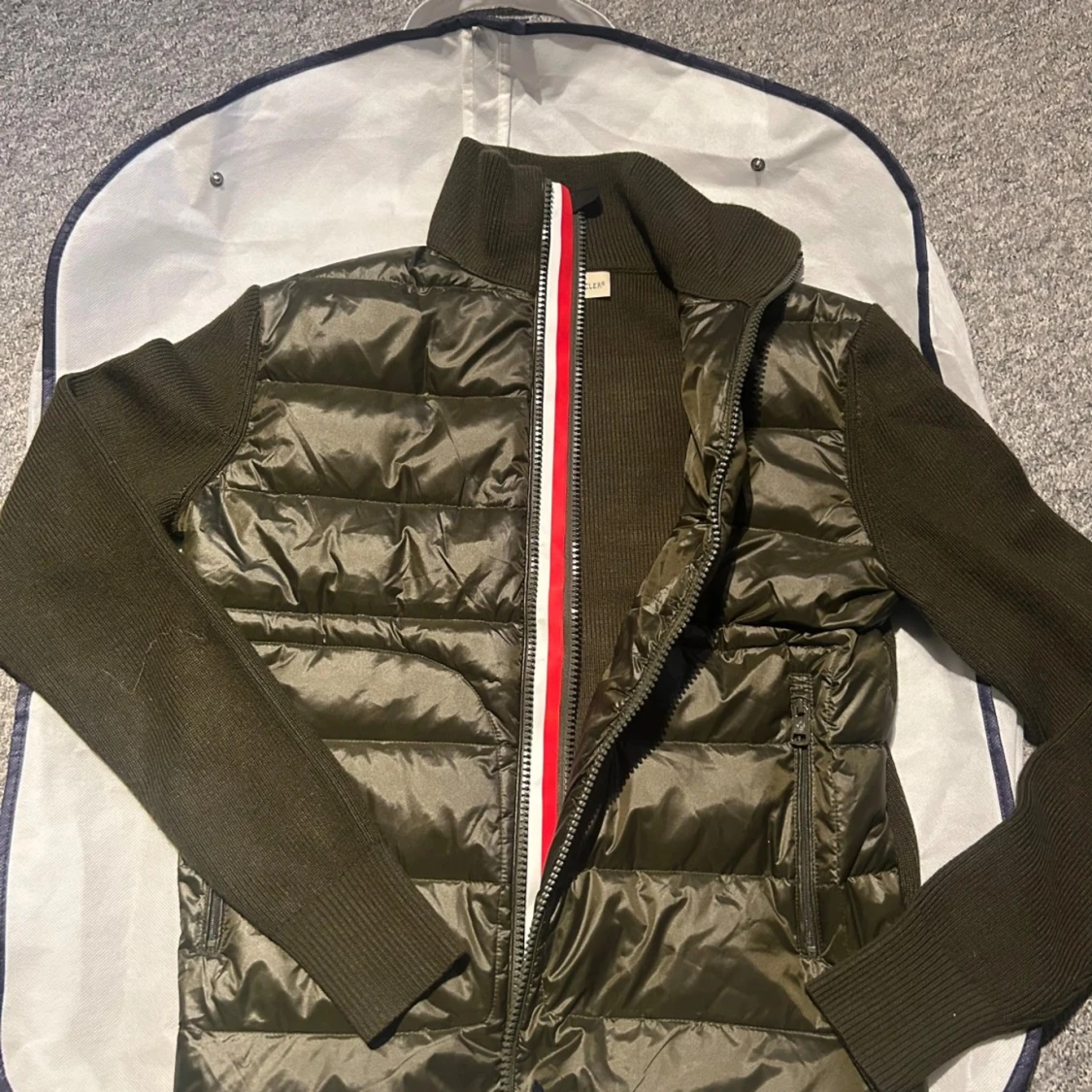Olivgrön Moncler cardigan  - 2