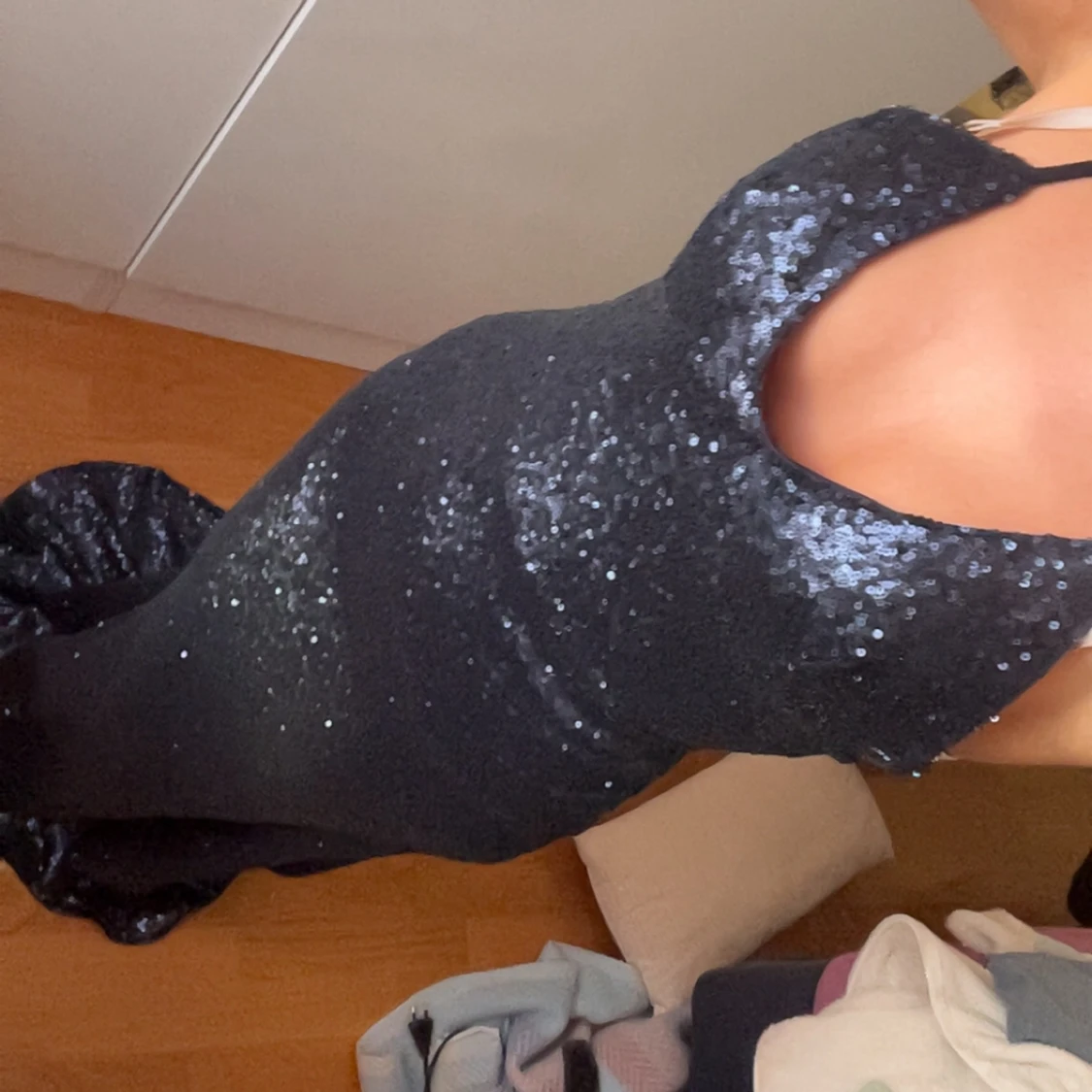 Mörkblå glittrig långklänning - 2