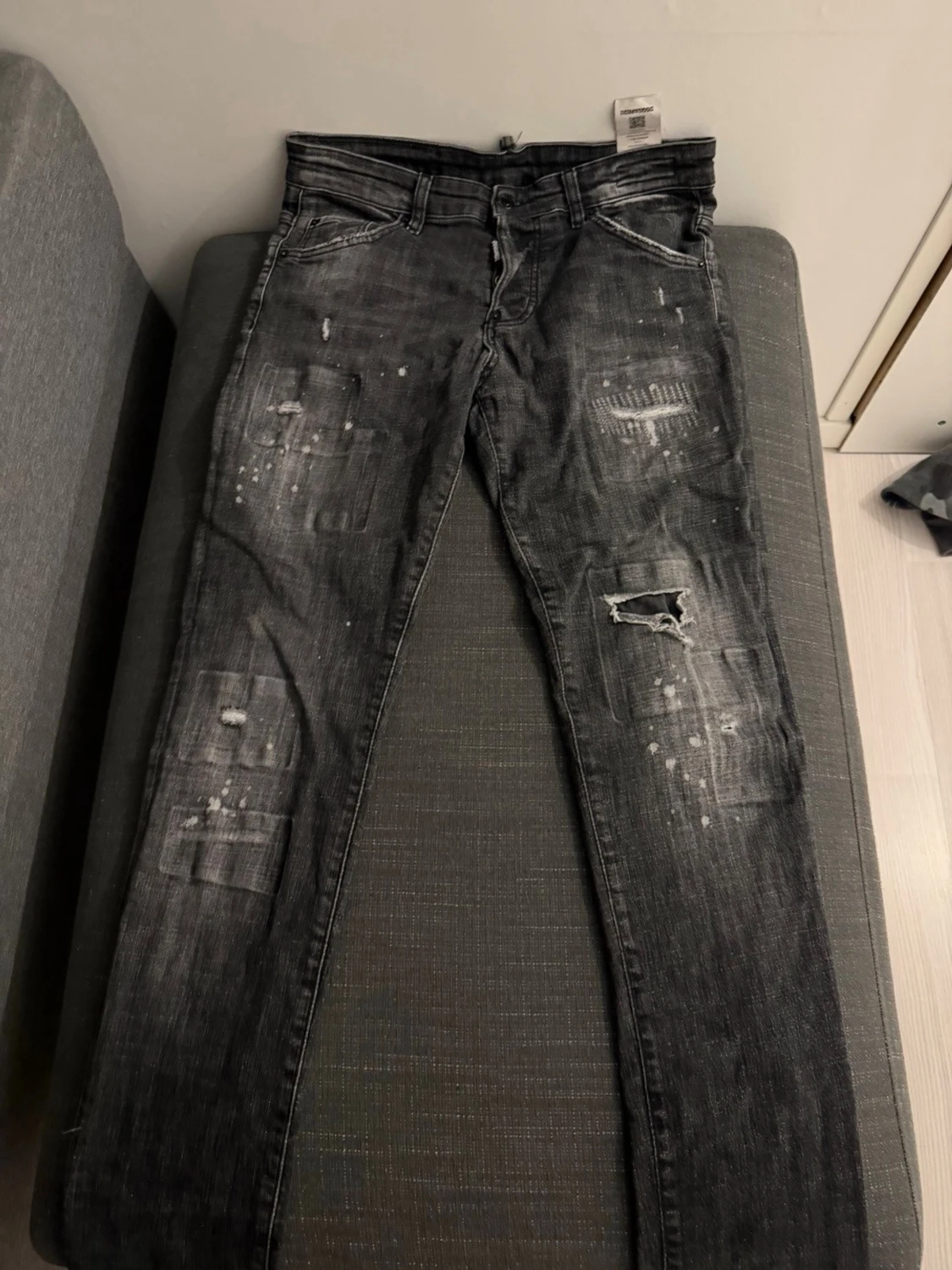 Svarta Dsquared2 jeans med slitningar
