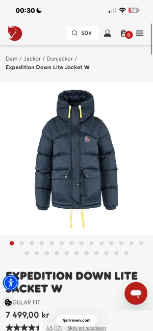 Mörkblå Expedition dunjacka Fjällräven - Säljer min super snygga populära fjällräven jacka i mörkblå pågrund utav att den inte längre är i min smak tyvärr, den är super varm och eftertraktad. Storlek XS, den är i super bra skick och bara använd ett par fåtal gånger. Priset är just nu på 4500 men vill få den såld så är mycket öppen för prisförslag! Bara att höra av sig💞💞skriv även för bilder!