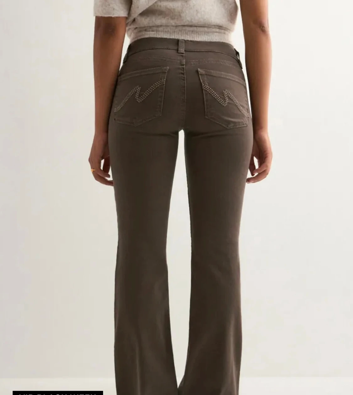 Bruna bootcut jeans från Nelly  - 2