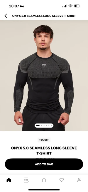 Onyx 5.0 grå - För dig som har missat droppen så säljer jag min limited edition onyx tröja storlek S. Alla tröjor såldes under 5 minuter på deras hemsida. Väldigt bra deal för endast 999kr då dessa kommer förmodligen aldrig säljas mer. Passar otroligt bra inför vintern med en fräsch grå/vit detalj