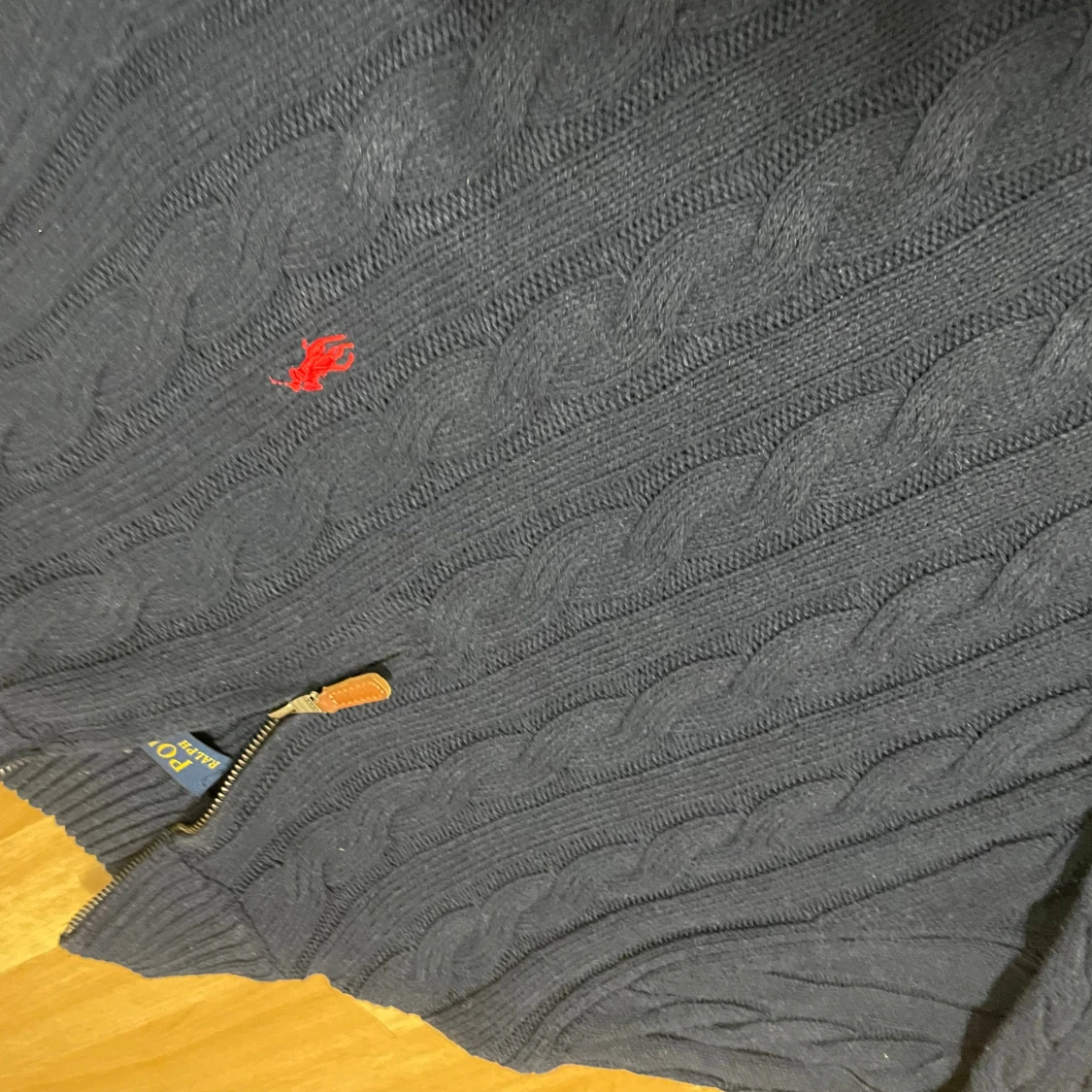 Marinblå stickad tröja  - 2