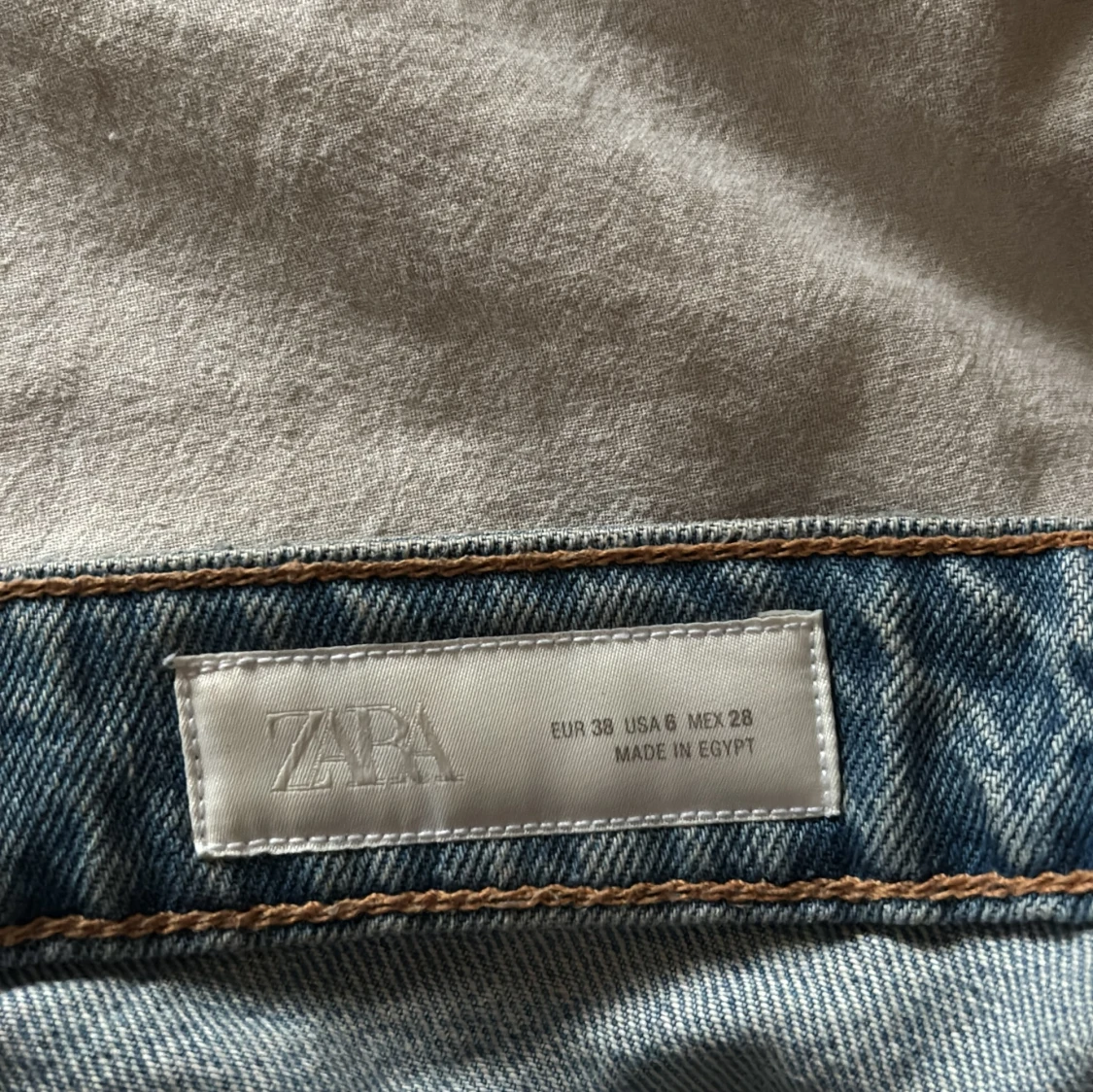 Ljusblå wide leg jeans från Zara - 2