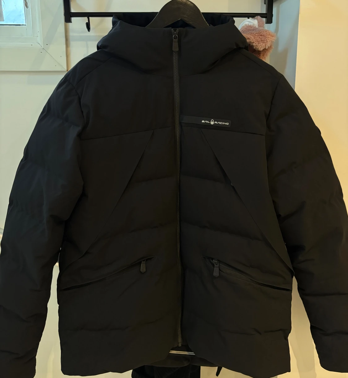 Svart pufferjacka från Sail Racing