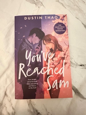You've Reached Sam by Dustin Thao  - Boken är i nyskick. Språk: engelska