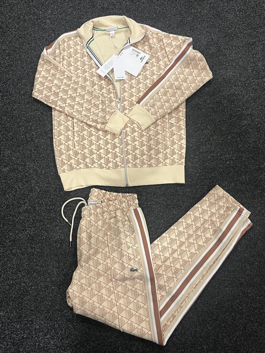 Beige mönstrade mjukisbyxor Lacoste M