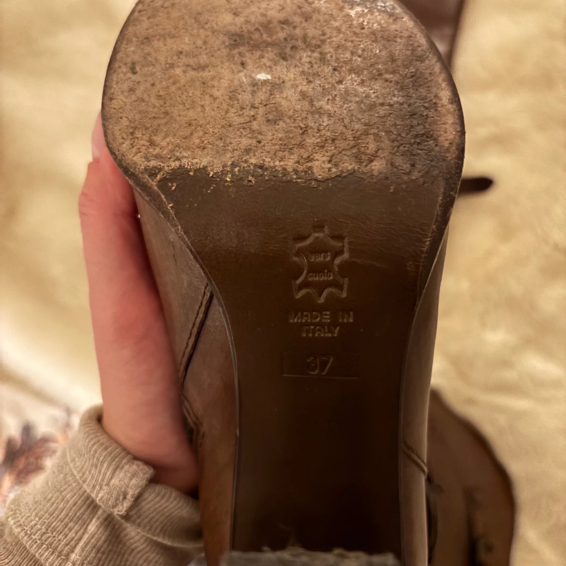 Bruna höga stövlar i skinn, storlek 37 - 1