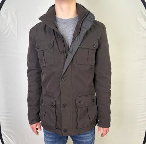 Field Jacket - Field Jacka från Brice | Storlek M | Skick 8/10 | Bara att höra av sig vid funderingar🙌|