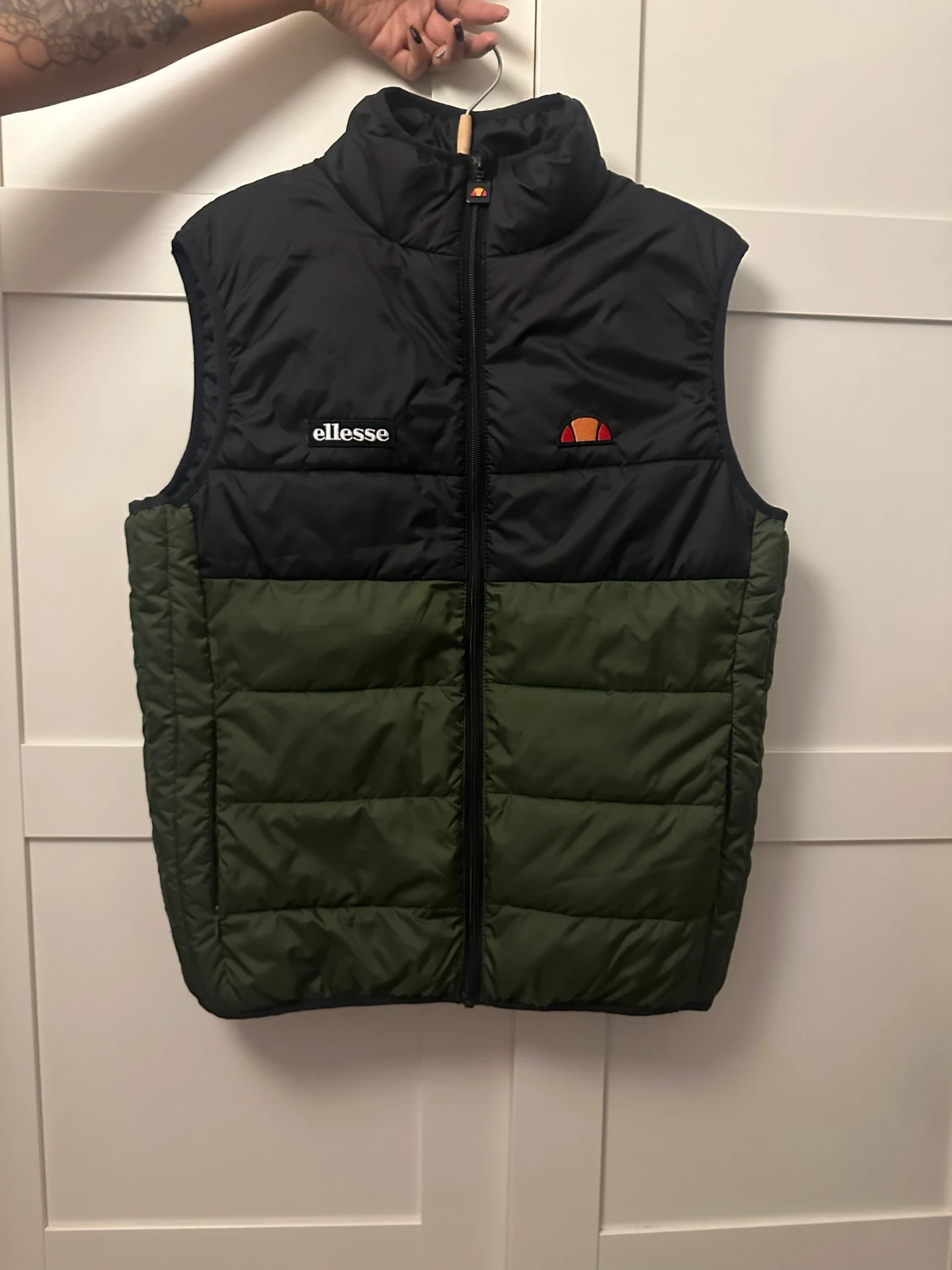 Ellesse dunväst svart och grön S - 1