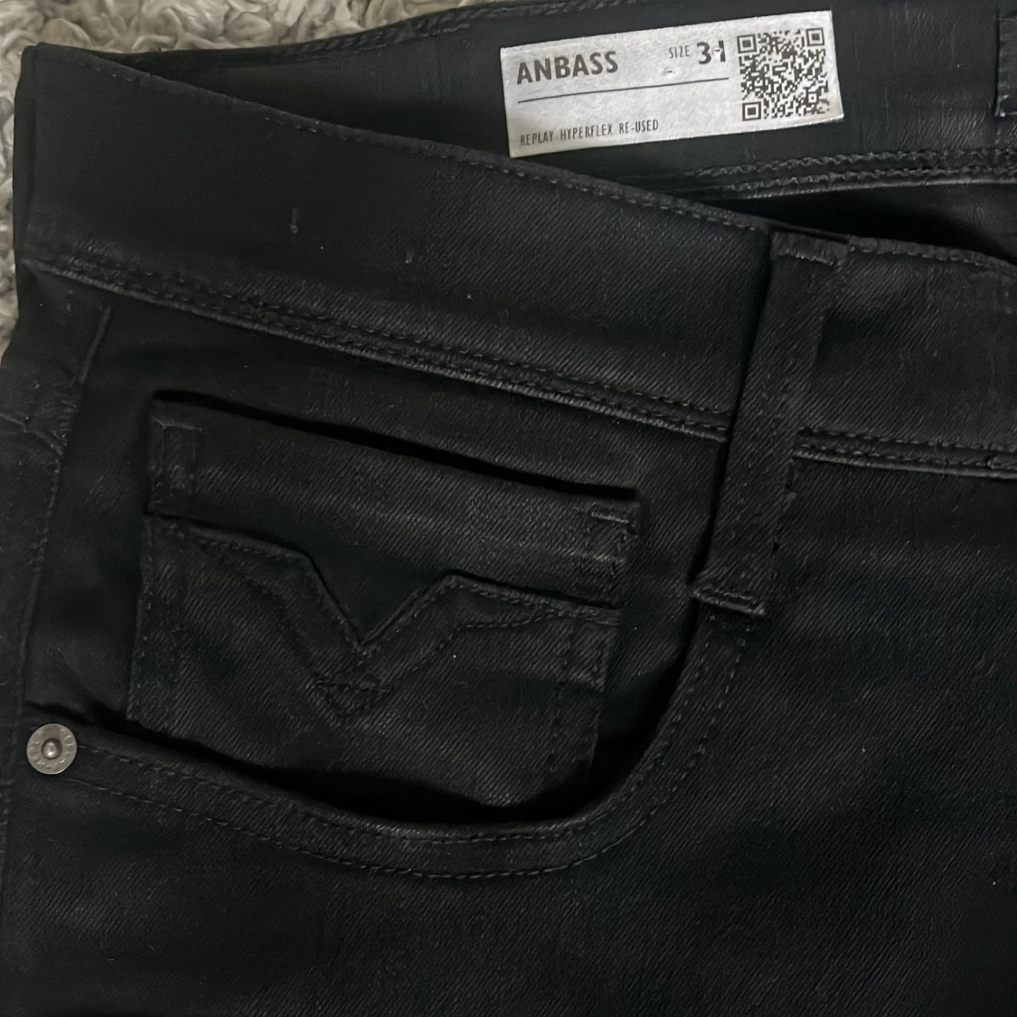 Svarta Replay Anbass jeans - 1